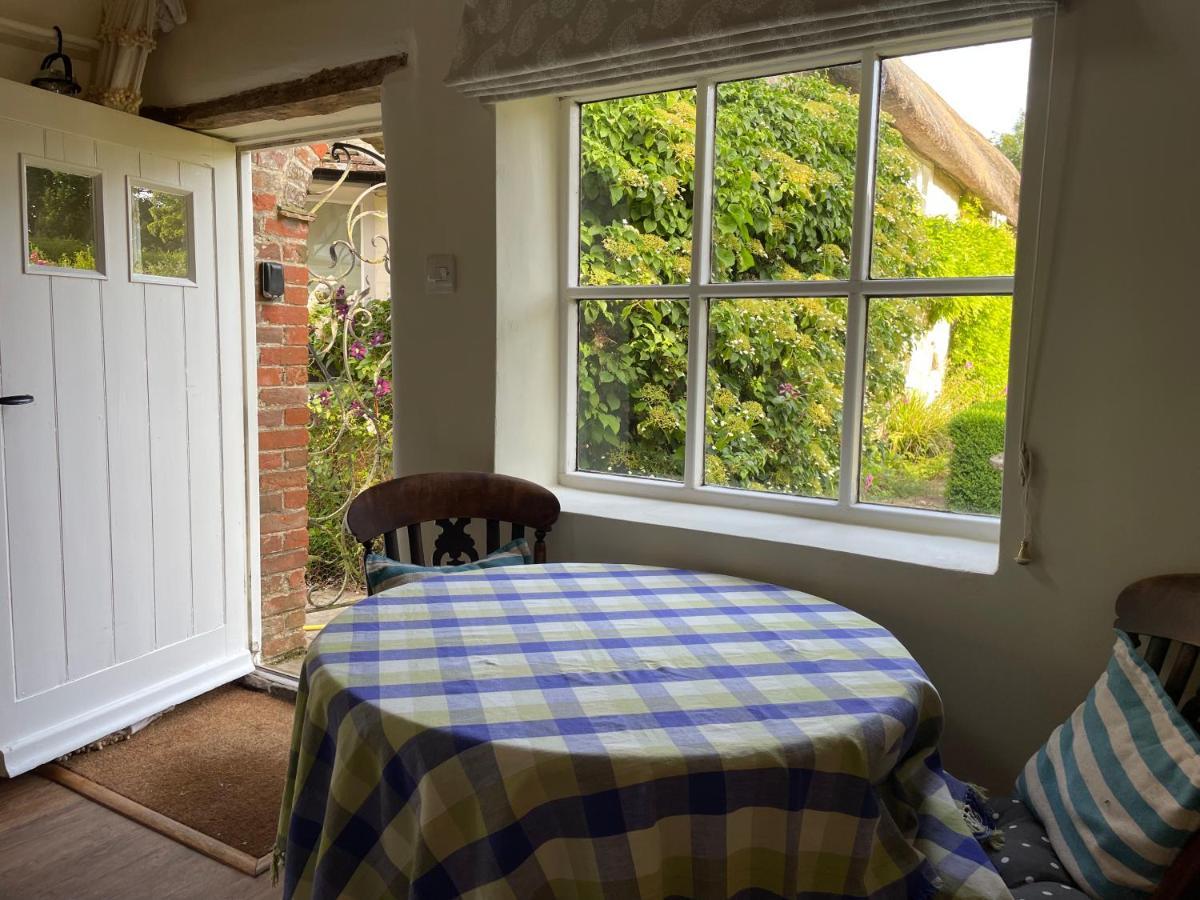 Hotel Little Barn Buckland Newton Exterior foto